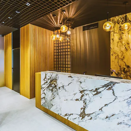 B1 Downtown Hotel, Hotel