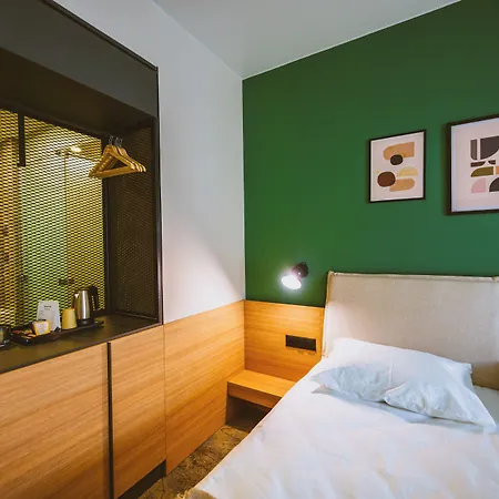 B1 Downtown Hotel,