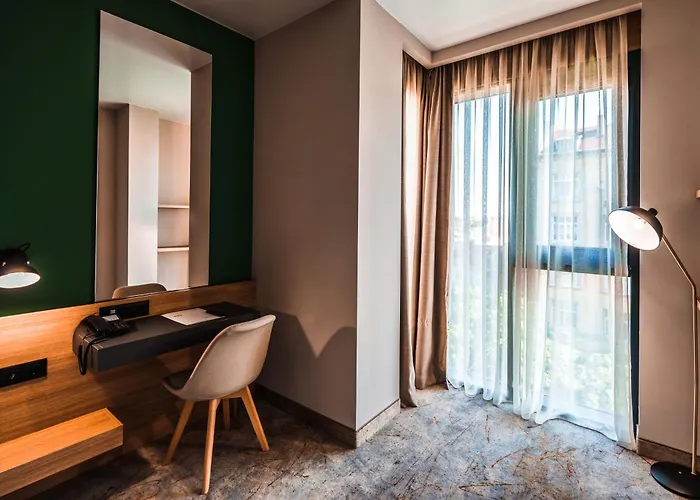 B1 Downtown Hotel, Hotel