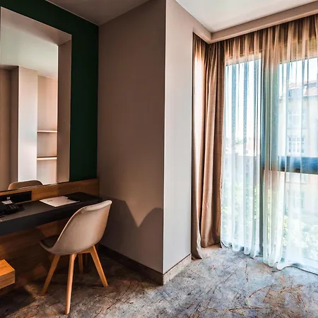 B1 Downtown Hotel, Hotell