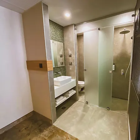 Hotell B1 Downtown Hotel, 3*