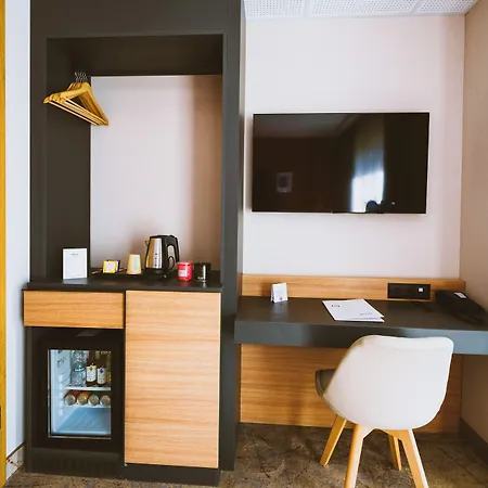 B1 Downtown Hotel, Hotel 3*