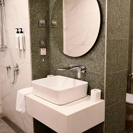 Hotel B1 Downtown Hotel, 3*