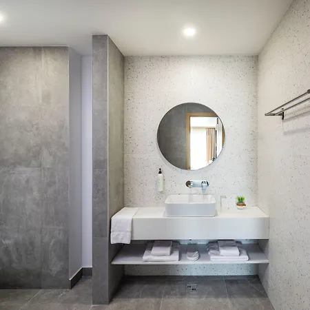 B1 Downtown Hotel, Hotel 3*
