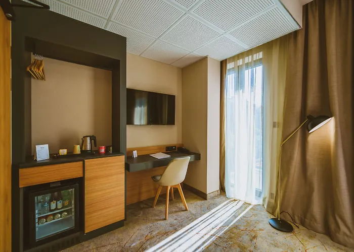 Hotel B1 Downtown Hotel,