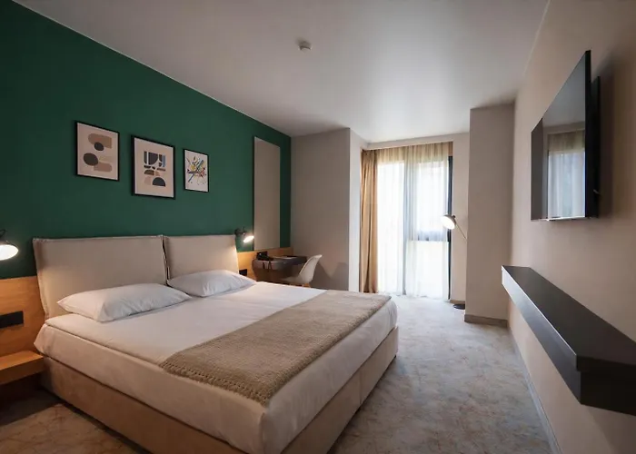 B1 Downtown Hotel, Hotel 3*