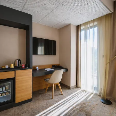 B1 Downtown Hotel, 3*